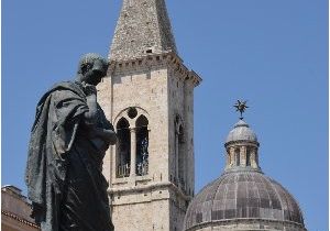 Sulmona Italy Map Statua Di Ovidio Sulmona June 2019 All You Need to Know before